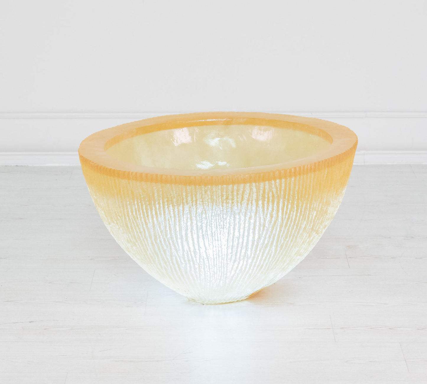 Jarrón resina blanca 80x80x45h cm
