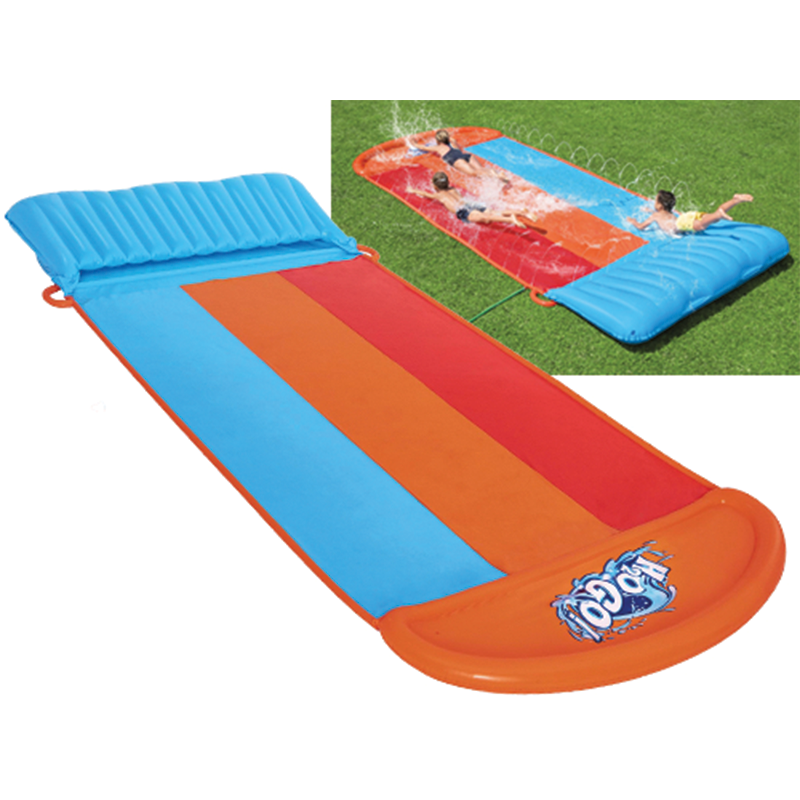 Toboganes triples de tsunami