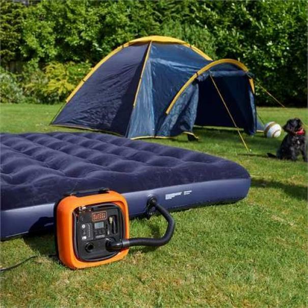 Compresor portátil Black and Decker.