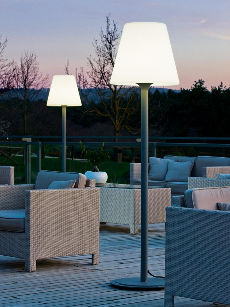 Lámpara de pie pequeña E27 aluminio línea lounge