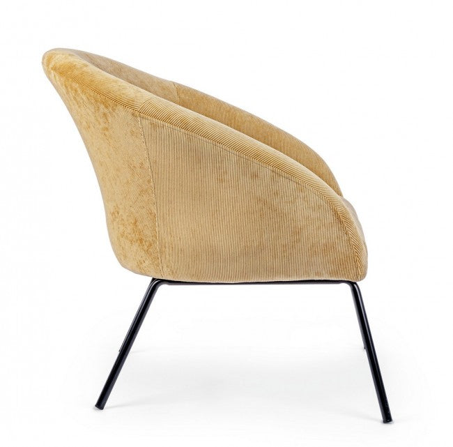 Sillón de terciopelo amarillo con estilo de diseño.